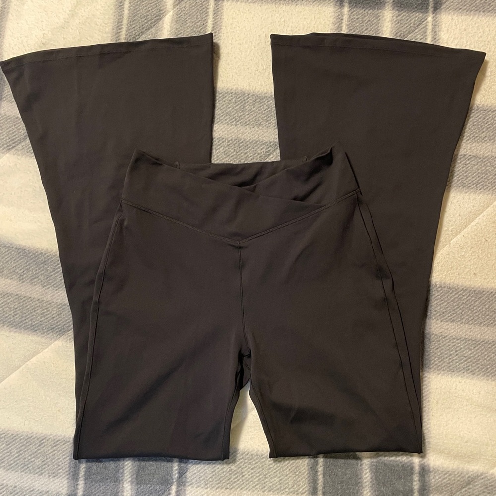 HALARA Crossover Leggings - Picture 3 of 4